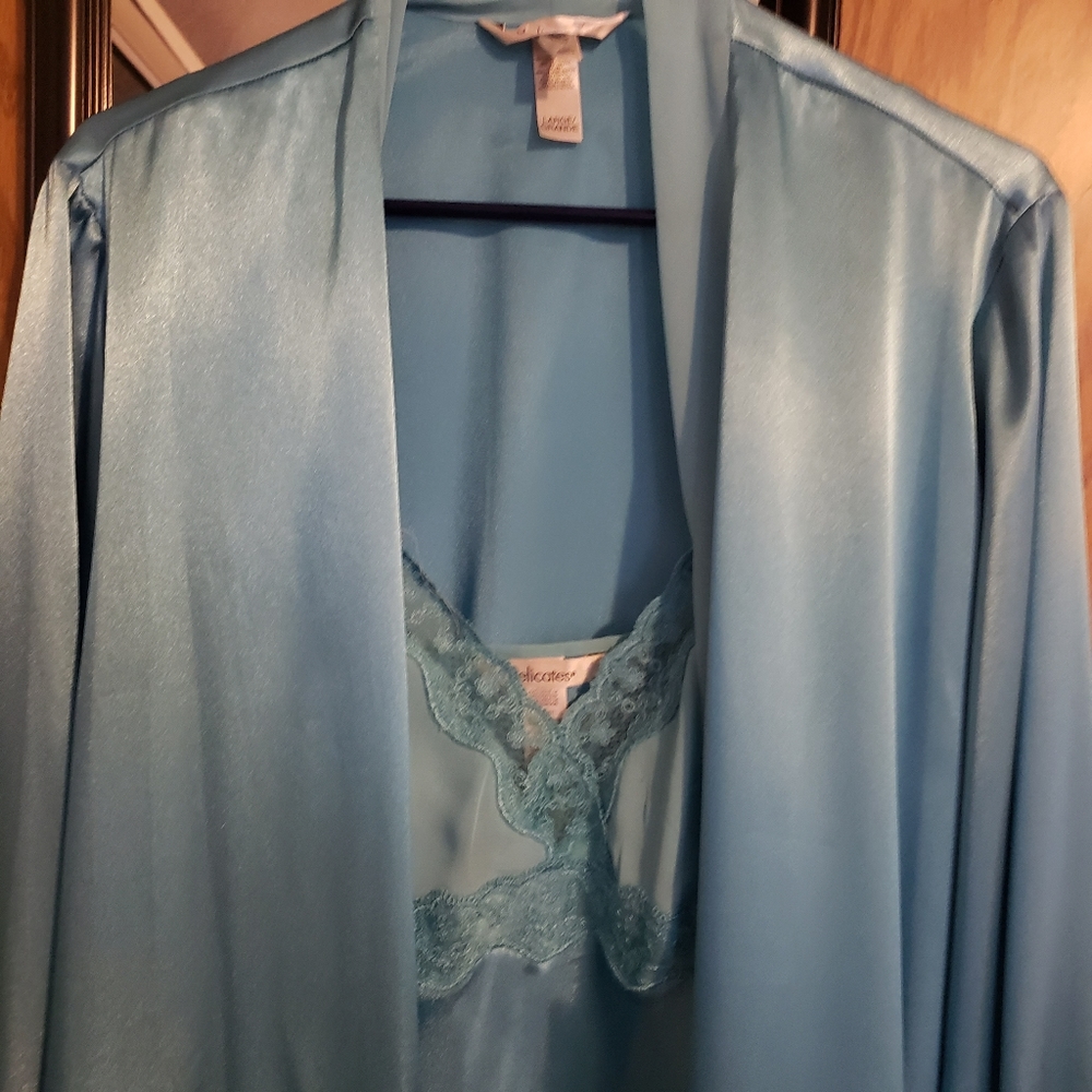 Nightgown and Robe set